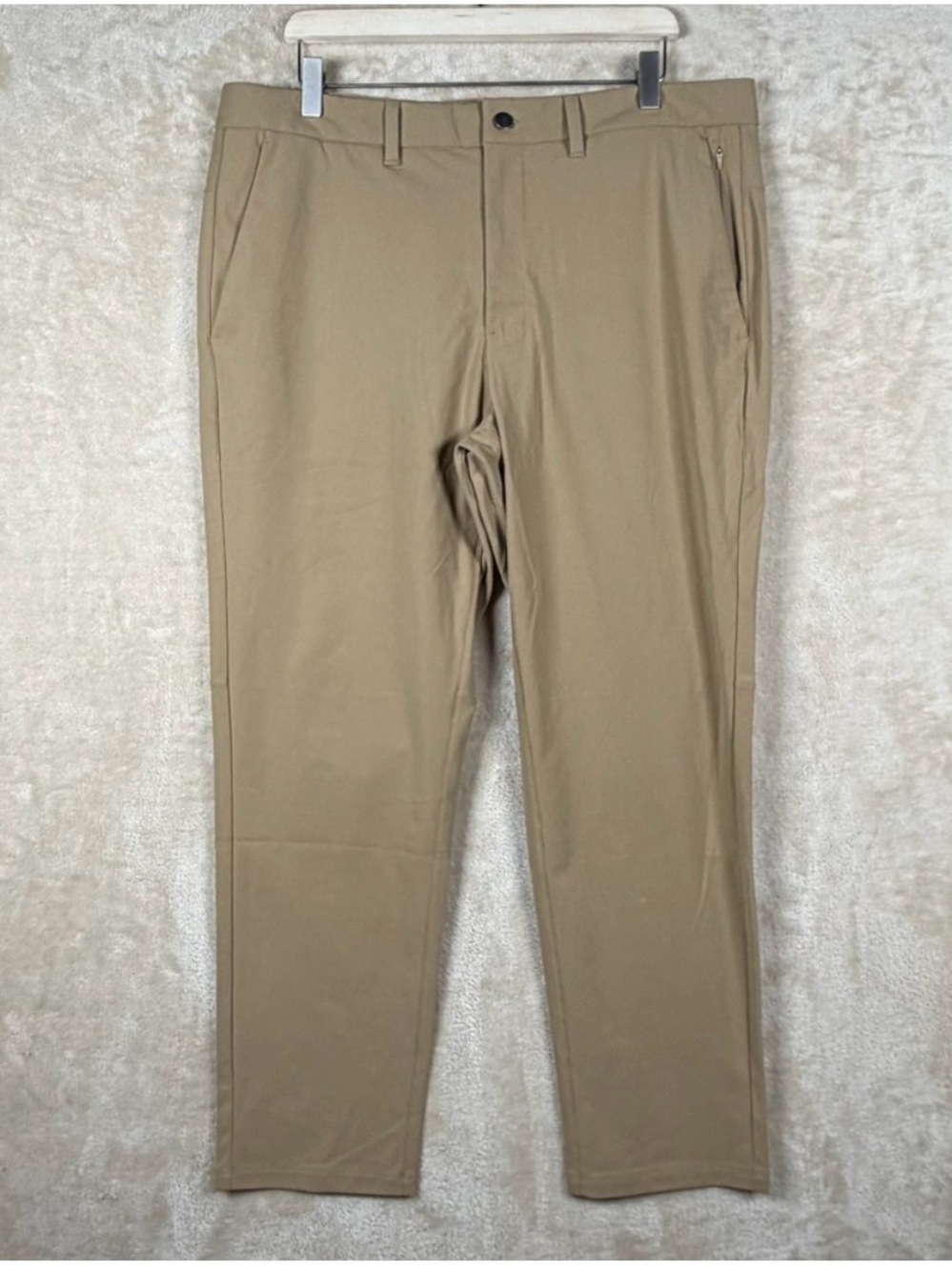 CRZ YOGA‎ Golf Pants NWT Mens 36W x 30L Khaki Relaxed Fit Athletic Lightweight